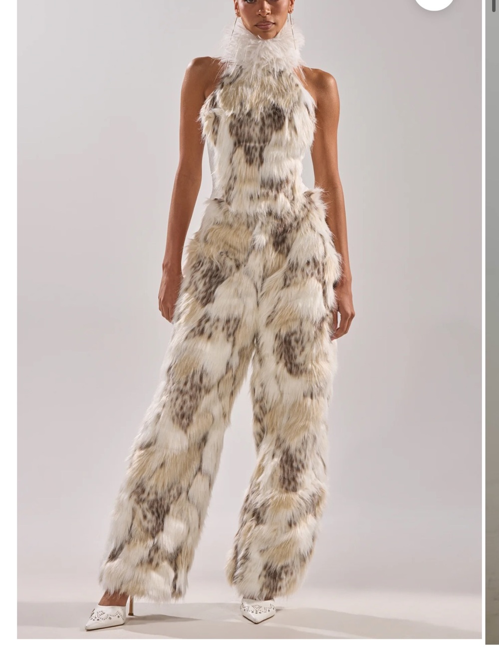 Akira Faux Fur set - Picture 6 of 11